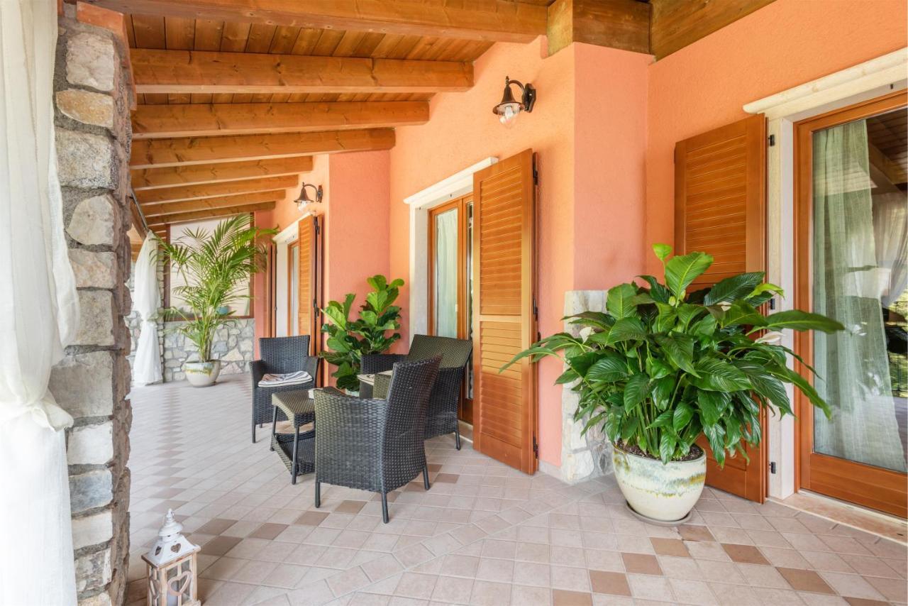 Апартаменты Casa Francesca Relax Лимоне-суль-Гарда Экстерьер фото
