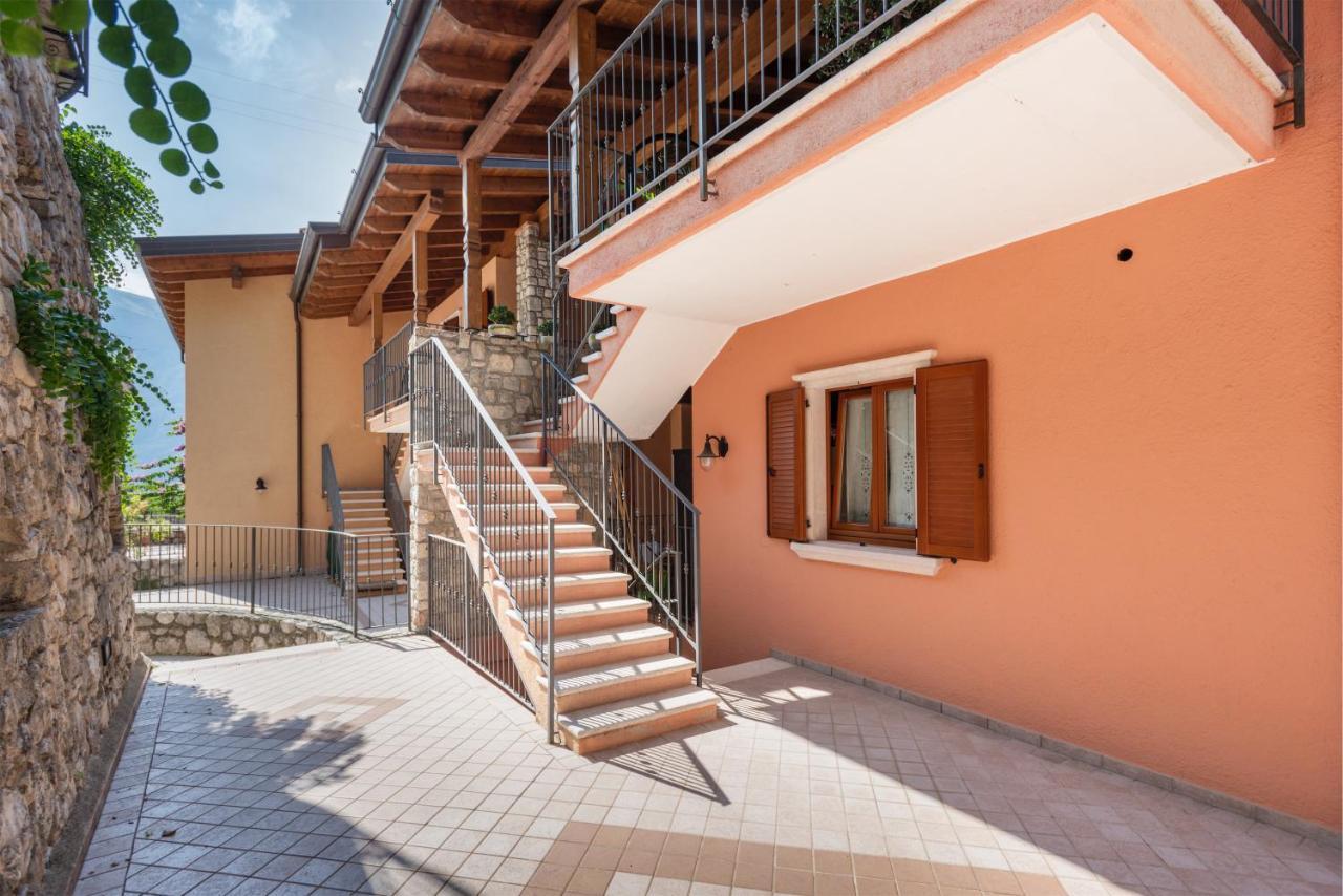 Апартаменты Casa Francesca Relax Лимоне-суль-Гарда Экстерьер фото
