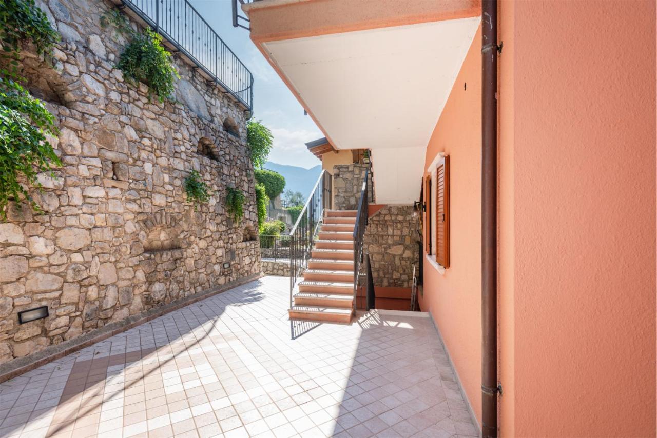 Апартаменты Casa Francesca Relax Лимоне-суль-Гарда Экстерьер фото